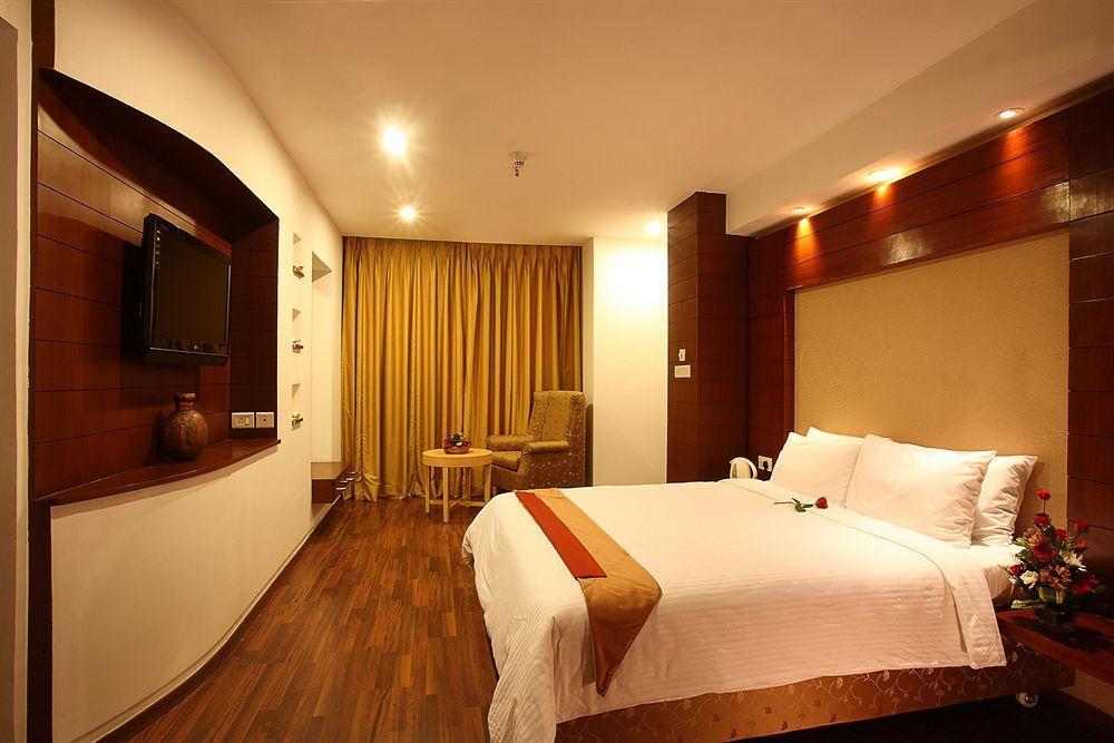 Katriya De Royal Hotel Hyderabad Luaran gambar